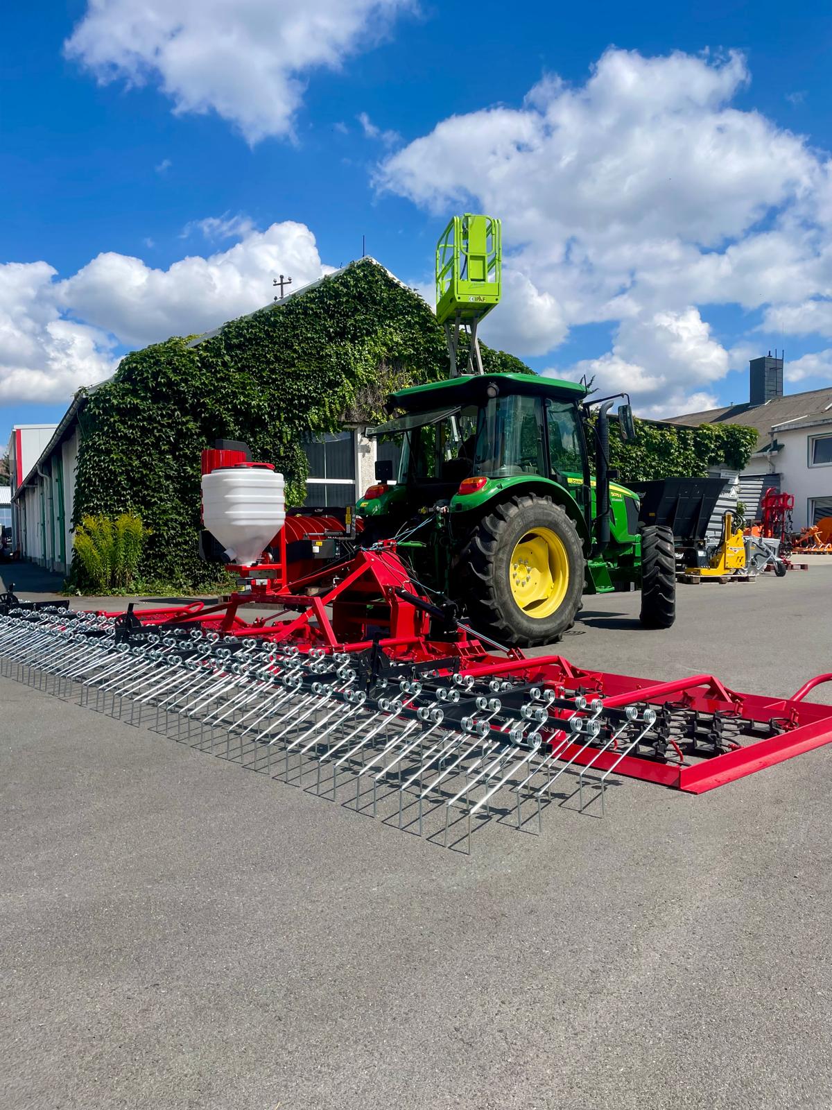 Traktor, Anhängeraufbau, Grubber, Vielkniebeine, Landmaschinen