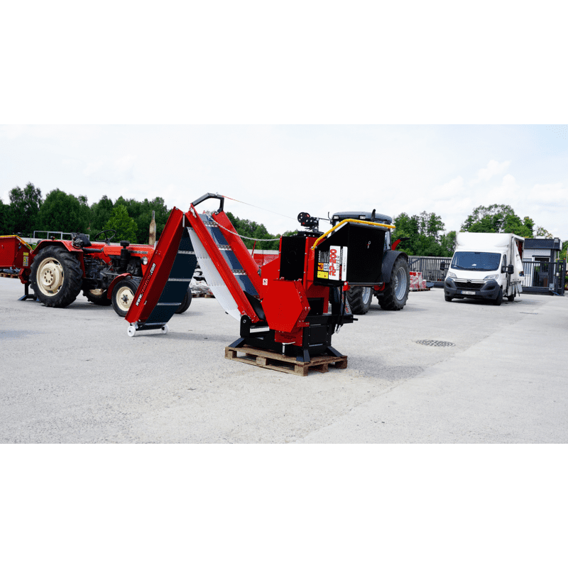 Remet CNC Holzhacker RP-200 mit Förderband 3m | Profi PTO-Holzhacker bis 16 cm