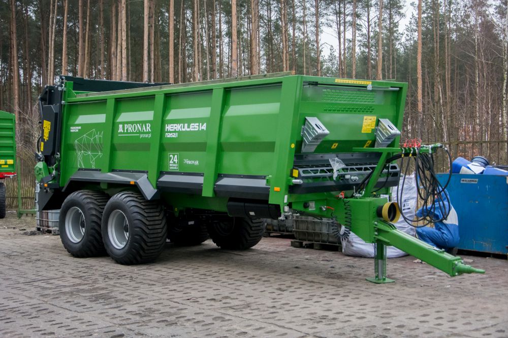 agraranhänger, grüner anhänger, muldenkipper, landwirtschaft, räder