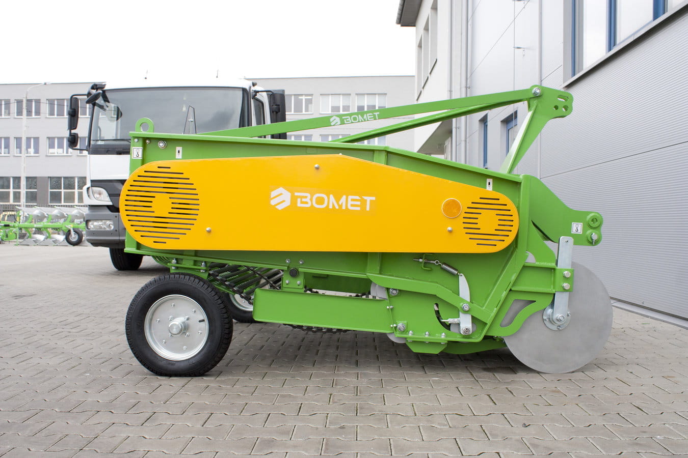 Bomet potato harvester / sieve chain harvester, 2-row
