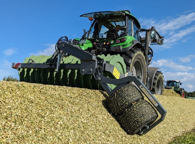 Bressel and Lade Silage Roller XL