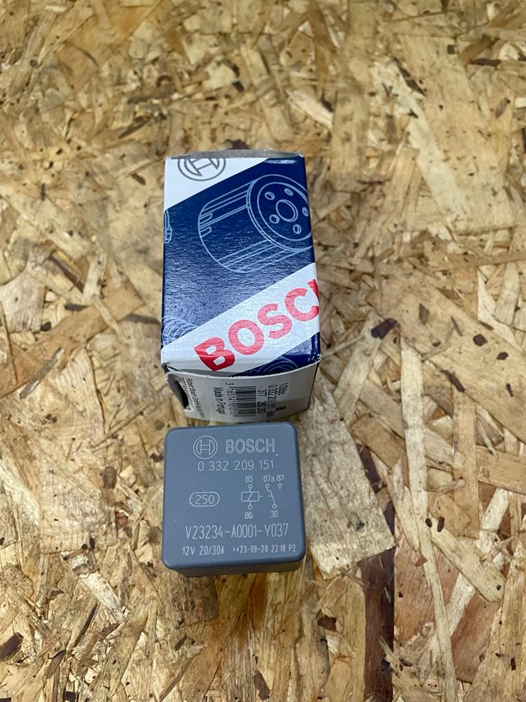 BL14581 Bosch Relais Wechsler - passend zu John Deere AL77324 / Case IH 84543666