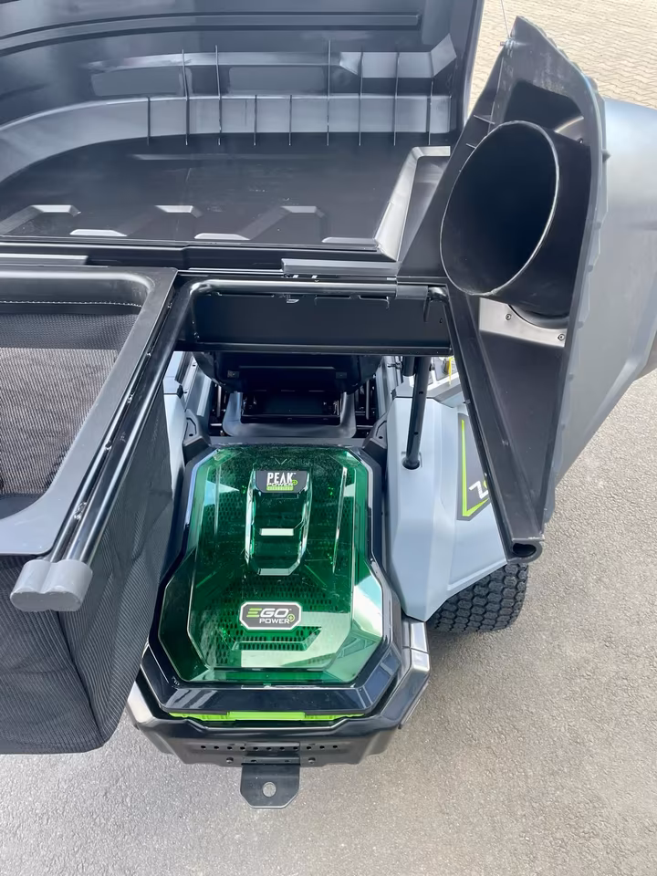 EGO Zero-Turn Battery Ride-on Mower 107 cm with Steering Wheel · Z6 e-Steer™ · KIT