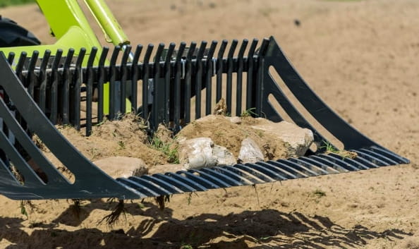 Brander Steinschaufel mit Euroaufnahme | Robust & pulverbeschichtet | Für Frontlader