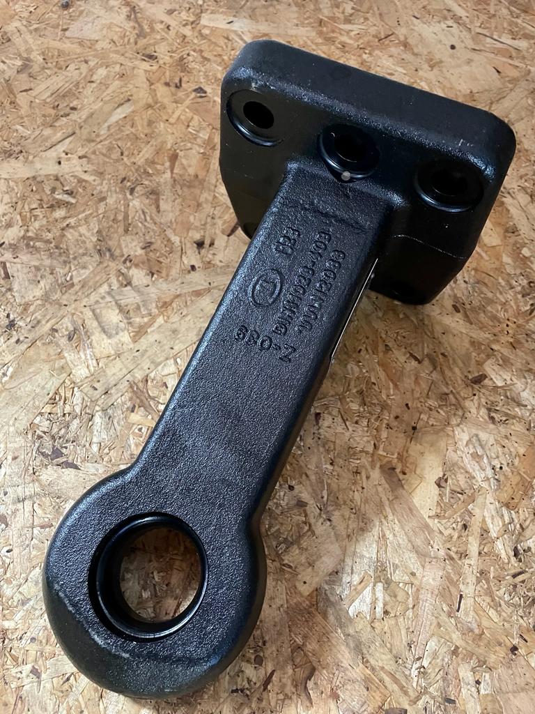 BL14061 Zugöse Ø40mm / 6 Loch Flansch / KTL beschichtet