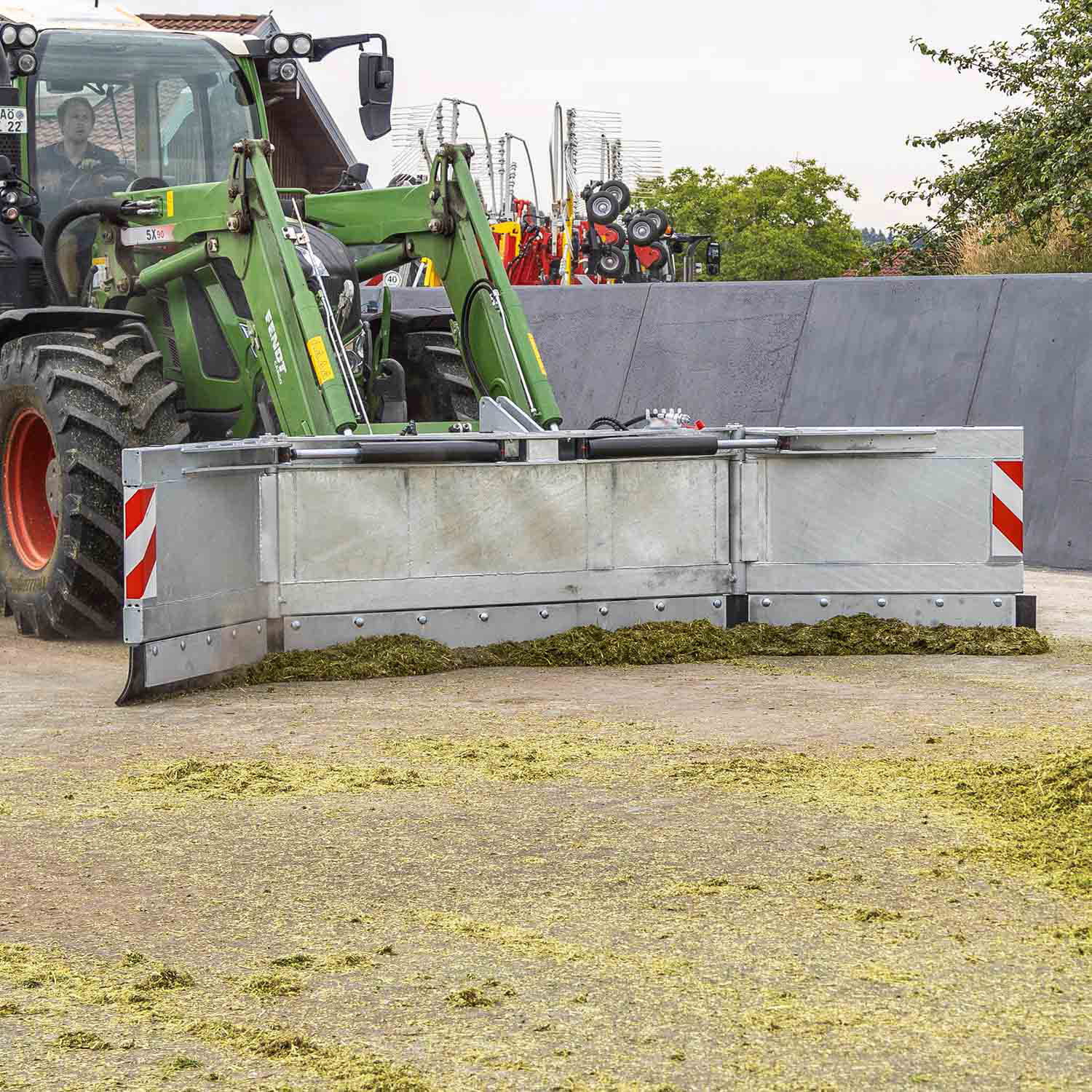 Fliegl Räum- und Schiebeschild 4000 mm – verzinkt, hydraulisch klappbar, Euronorm- & Dreipunktaufnahme