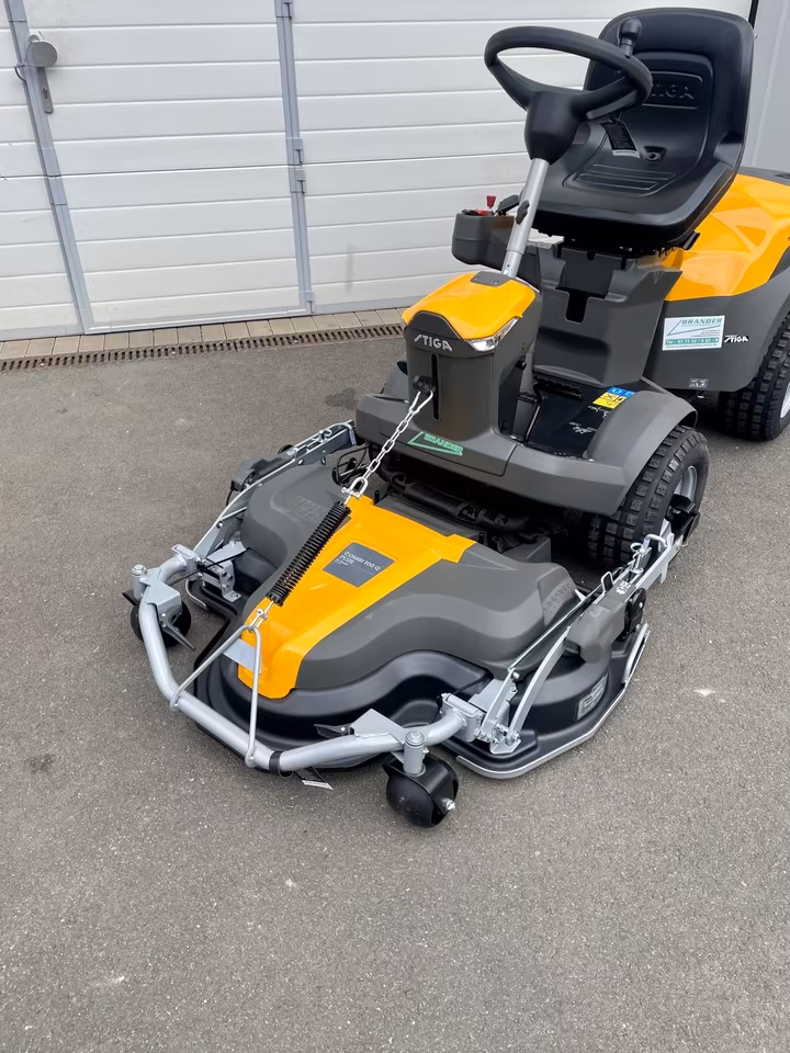 Stiga Park 500 WX all-wheel drive front mower