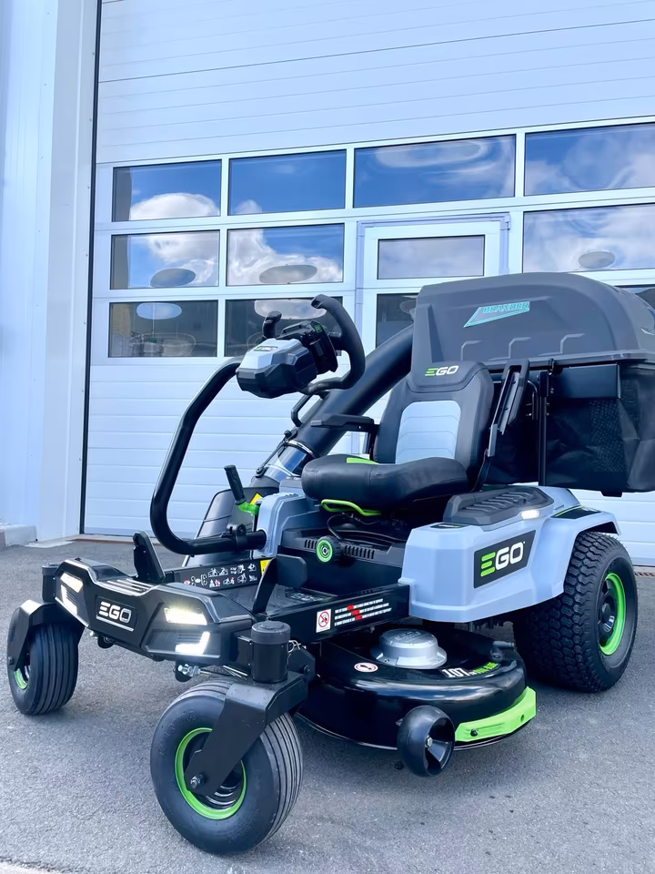EGO Zero-Turn Akku Aufsitzmäher 107 cm mit Lenkrad · Z6 e-Steer™ · KIT
