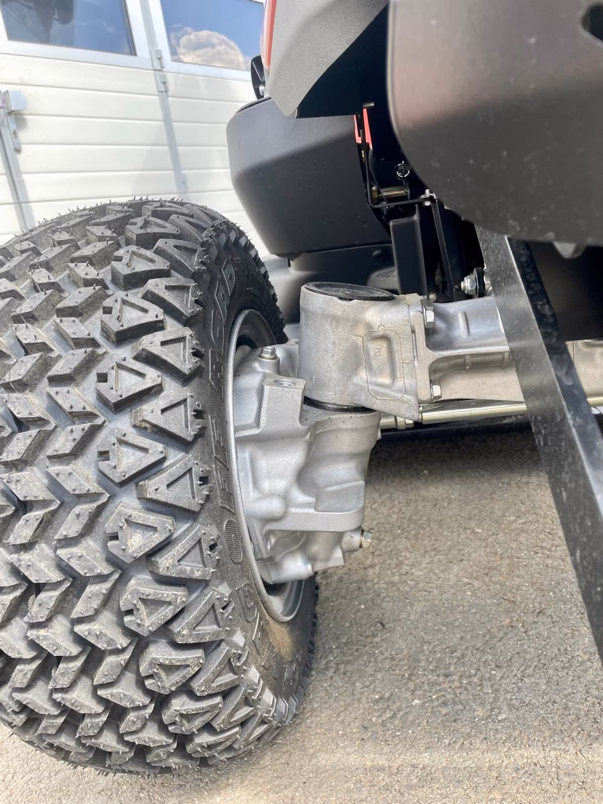 Herkules Rasentraktor HT 102-24 XD 4WD NEO – Hochentleerung, 4WD & 102 cm Mähwerk