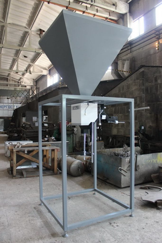 700 liter bulk material container | Robust hopper for pellets, granules & grain