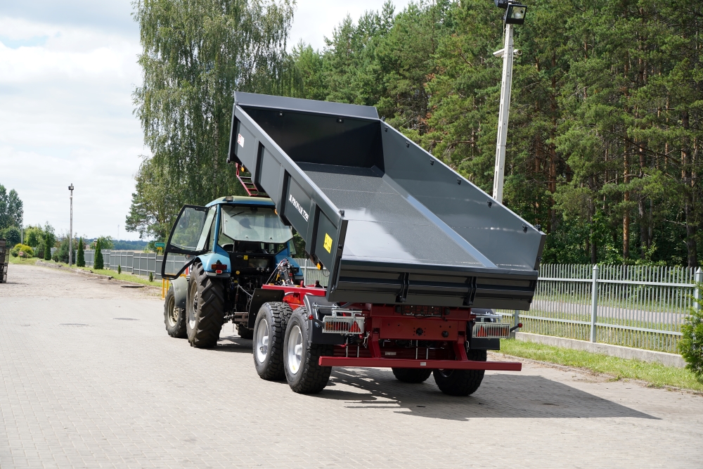 Traktor, Kippanhänger, Kippwagen, Metallbett, Industrielle Ausrüstung