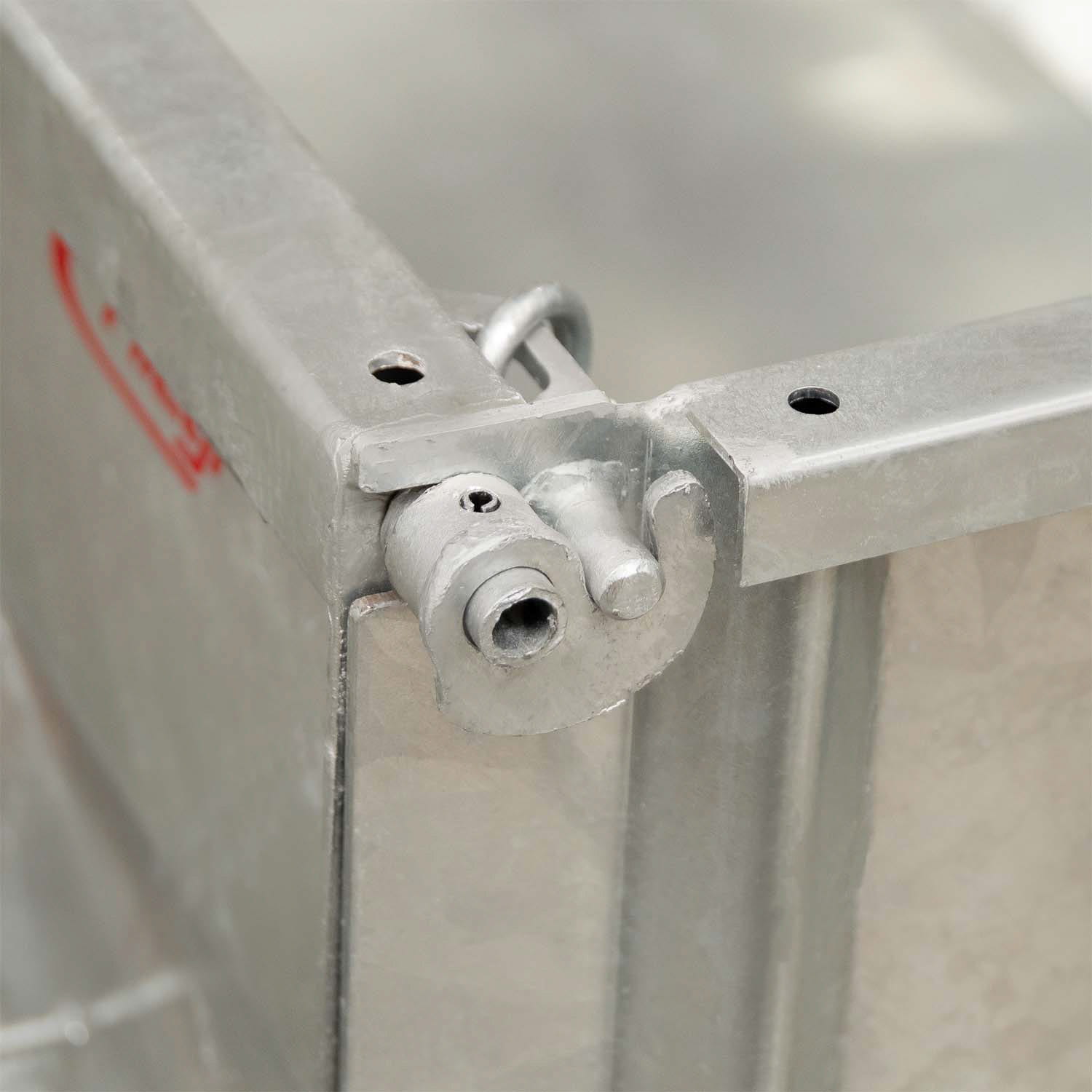 Godet arrière Fliegl petit modèle à paroi pendulaire | Entièrement galvanisé | Attelage trois points Cat. 2