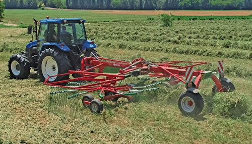 tractor, Feldbearbeitungsgerät, Pflanzenbauausrüstung, rotes Anbauwerkzeug, Ackerbodenbearbeitung