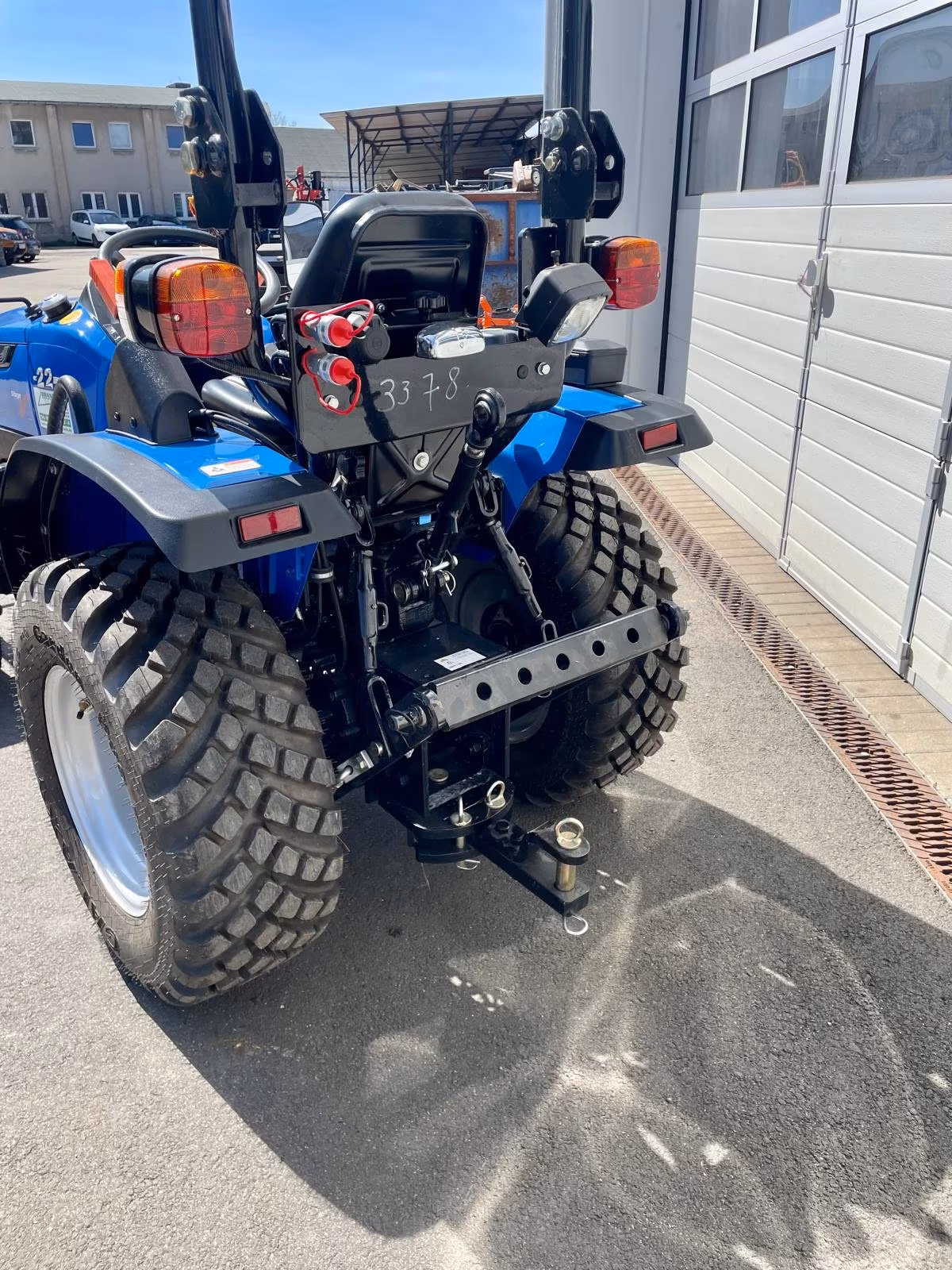 Solis 22 Traktor | 22 PS Allradtraktor mit Servolenkung & 3-Zylinder-Diesel – TÜV & Zulassung inklusive