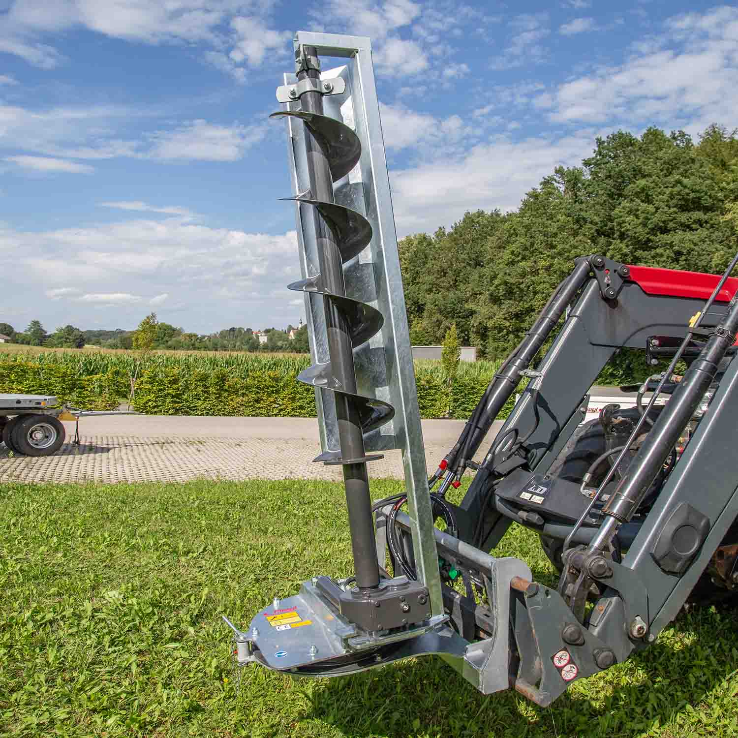 Fliegl cubicle planner with auger | Galvanized with Euro standard hitch | 1900 mm working width