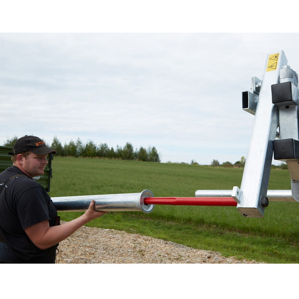Fliegl Rundballenaufnahme - Euronorm- und Dreipunktaufnahme / hydraulisch / verzinkt