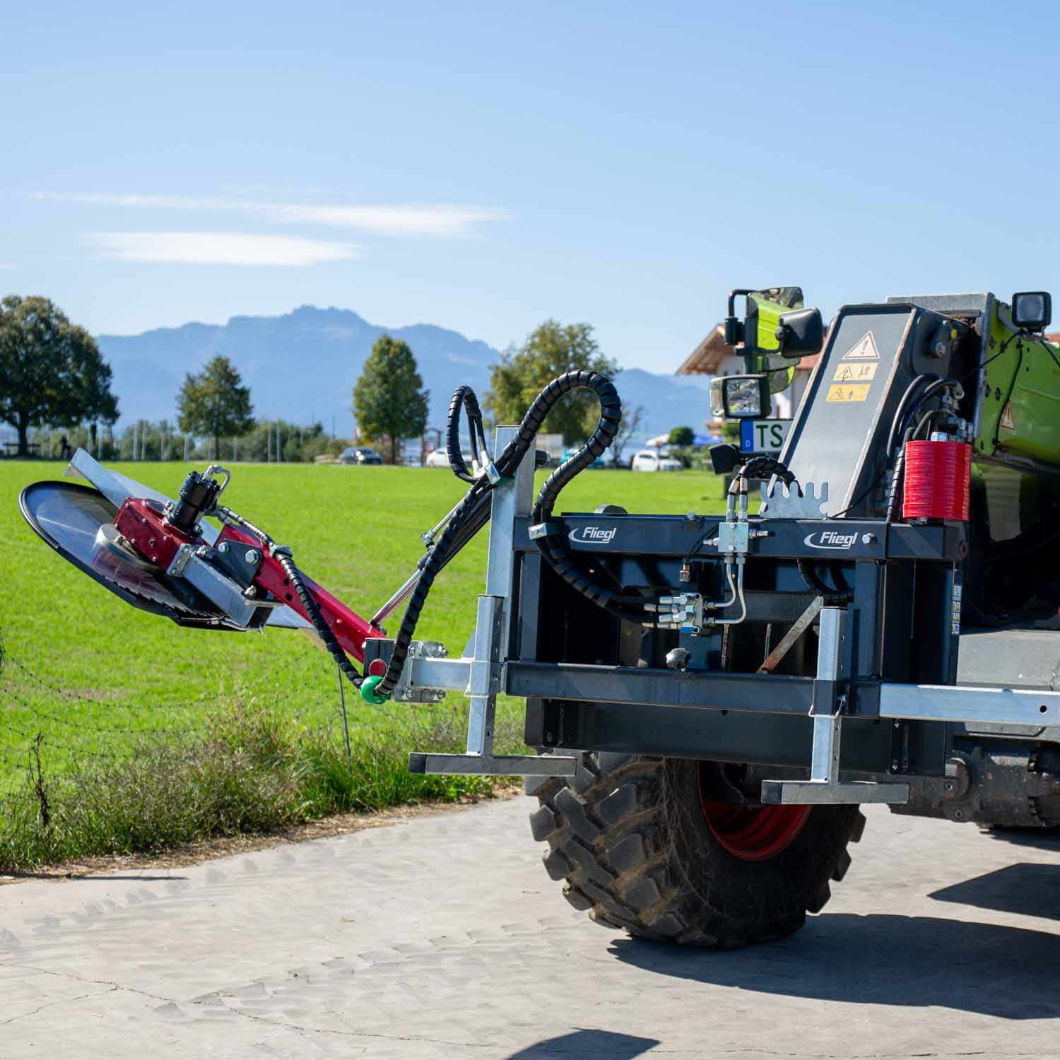 Fliegl Astsäge 1-Blatt Ø 700 mm – Rad- & Teleskopladeraufnahme – 750 mm Seitenausschub