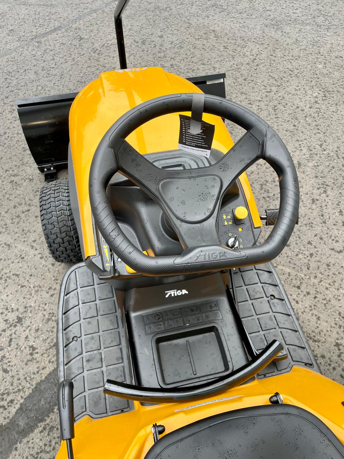 WINTERPAKET - Rasentraktor Stiga Estate 384 mit Schneeschild 107cm