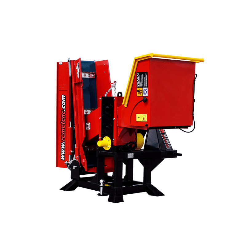 Remet CNC wood chipper R100 PTO with 2.3m conveyor belt