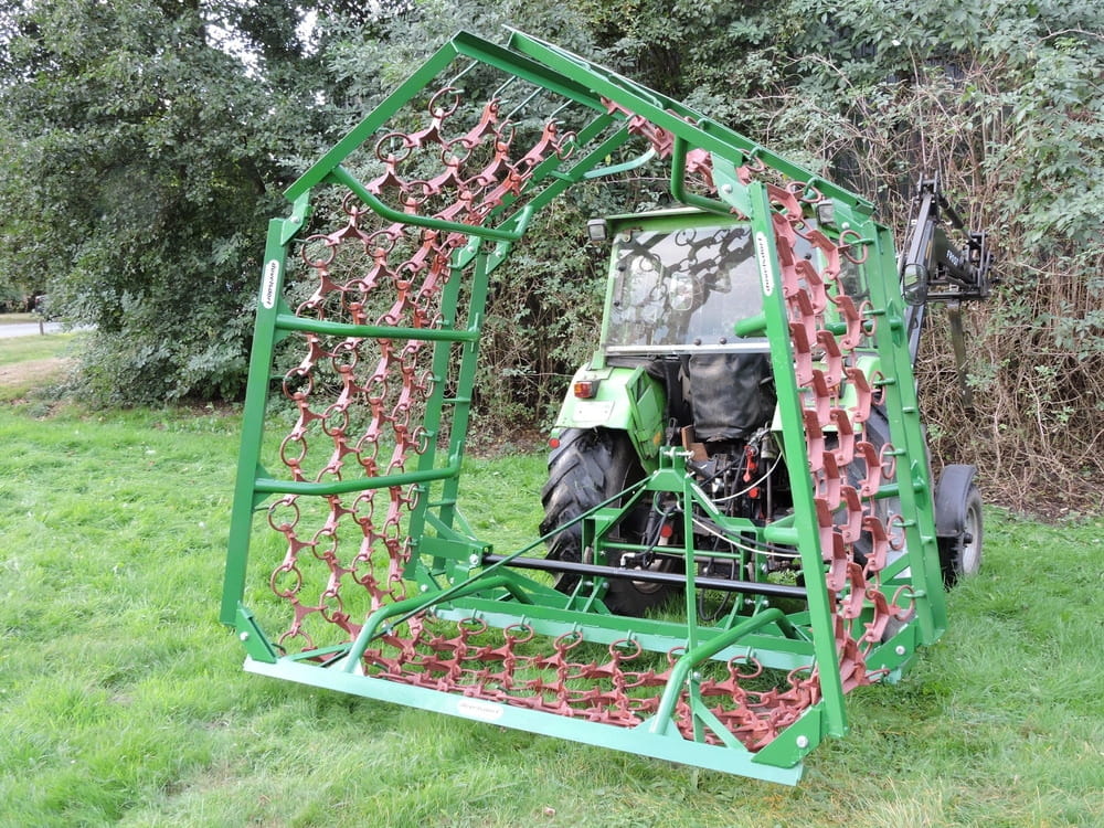 Düvelsdorf Grünlandegge 8 m, 4-reihig - mit Schlauchsatz