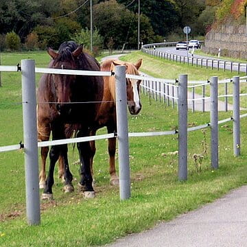 Recyclingpfähle Rund / Zaunpfosten - 4,5cm / 1,30m