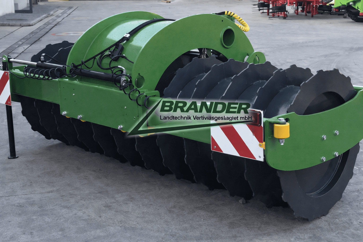 Silowalze mit hydraulischem Seitenverschub – 2,5 m & 3,0 m, befüllbar, Kat. 2/3