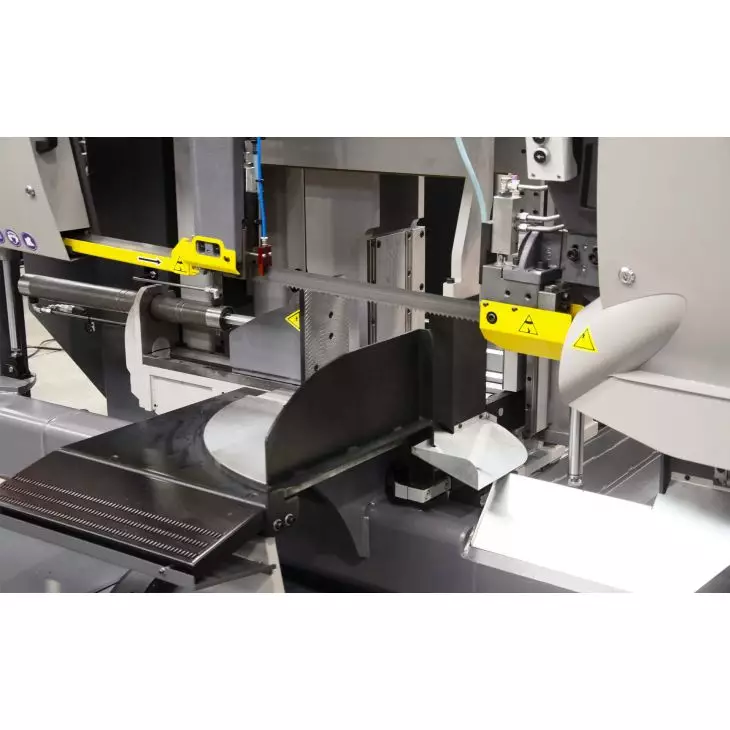 BOMAR Individual 520.360 GANC – vollautomatische, zweisäulengeführte Gehrungsbandsäge mit hydraulischen Vollhubspannstöcken