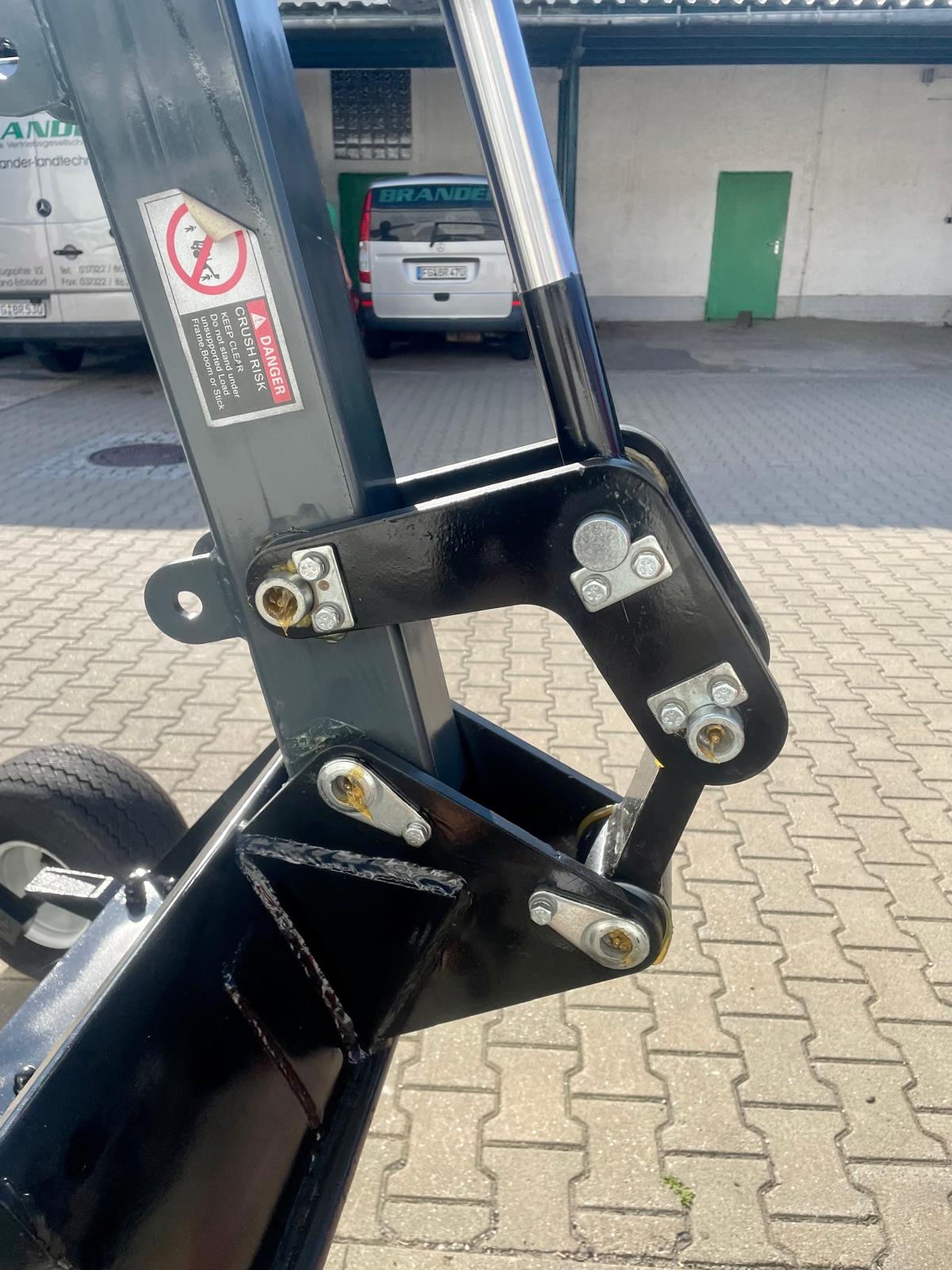 Schreitbagger Nero 580 kg | 15 PS Loncin Benzinmotor | 360° Schwenkbereich | E-Start