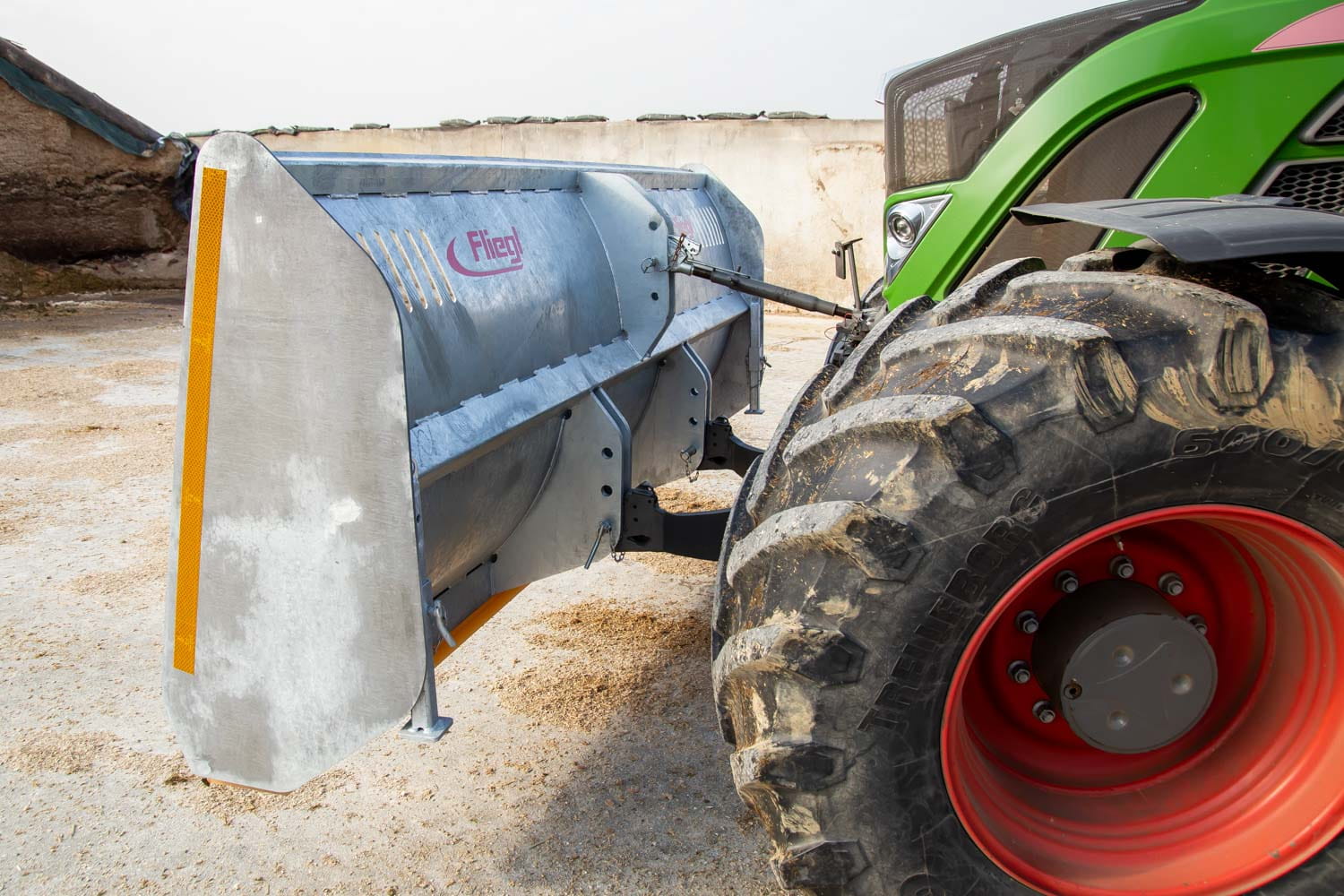 Fliegl Räum- und Schiebeschild 3000 mm – robustes Schild mit Dreipunktaufnahme Kat. 2