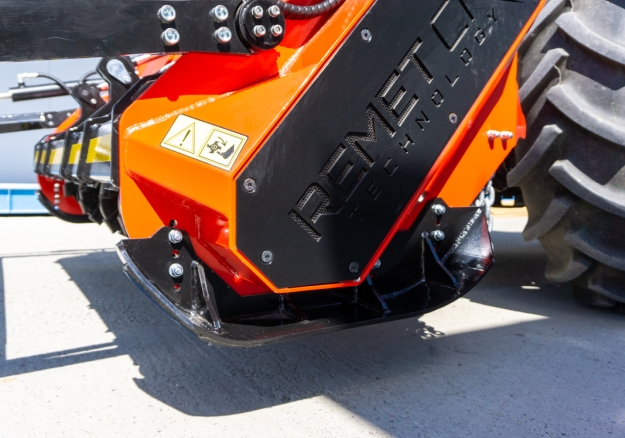 Remet CNC Forestry Mulcher F4-200 – Professional Mulcher 2000 mm | High-Performance Forestry Mulcher