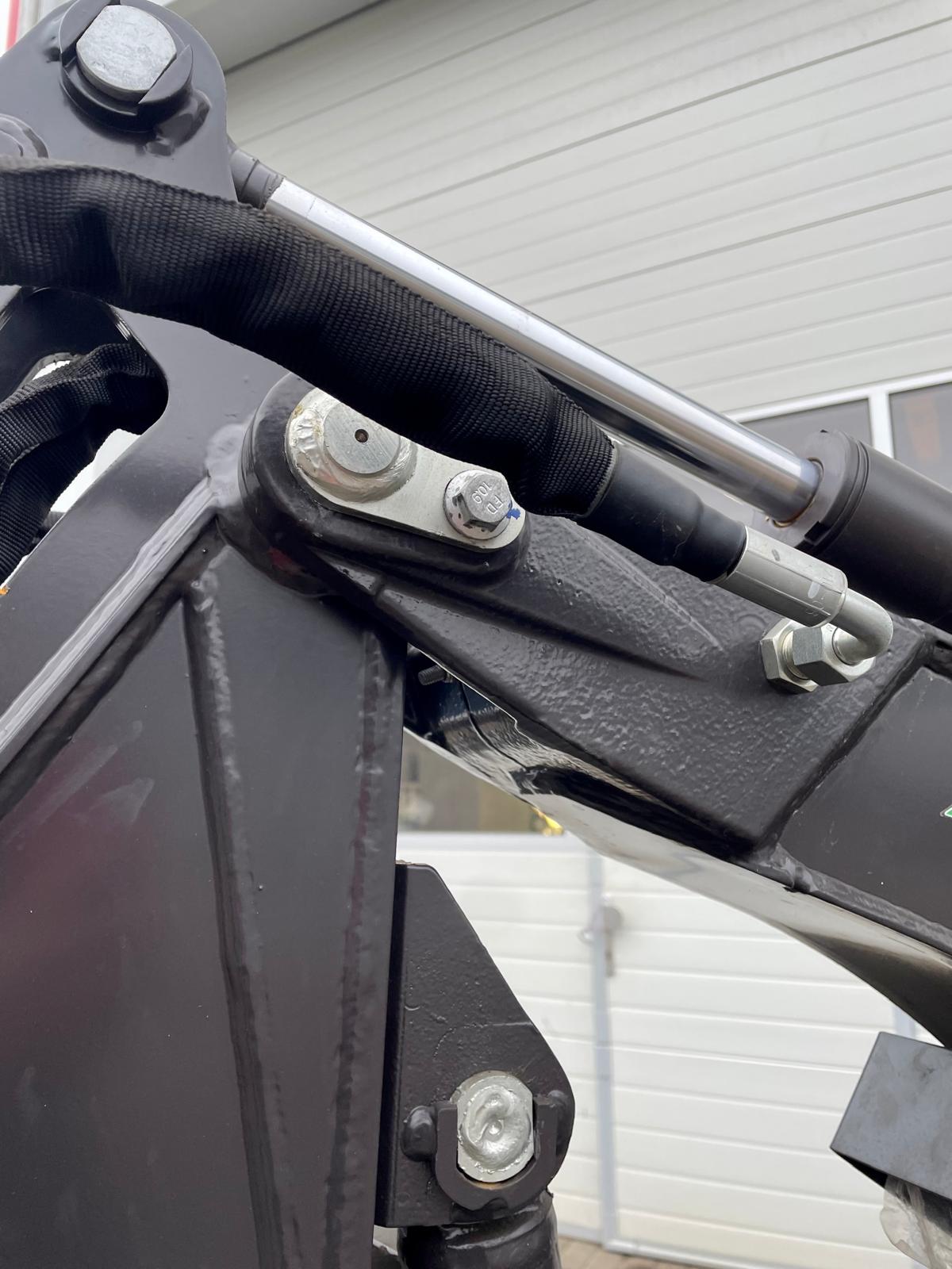 Minibagger Rhinoceros XN12-09 – Kubota Motor, 0-Heck, Verstellfahrwerk, 3 Löffel