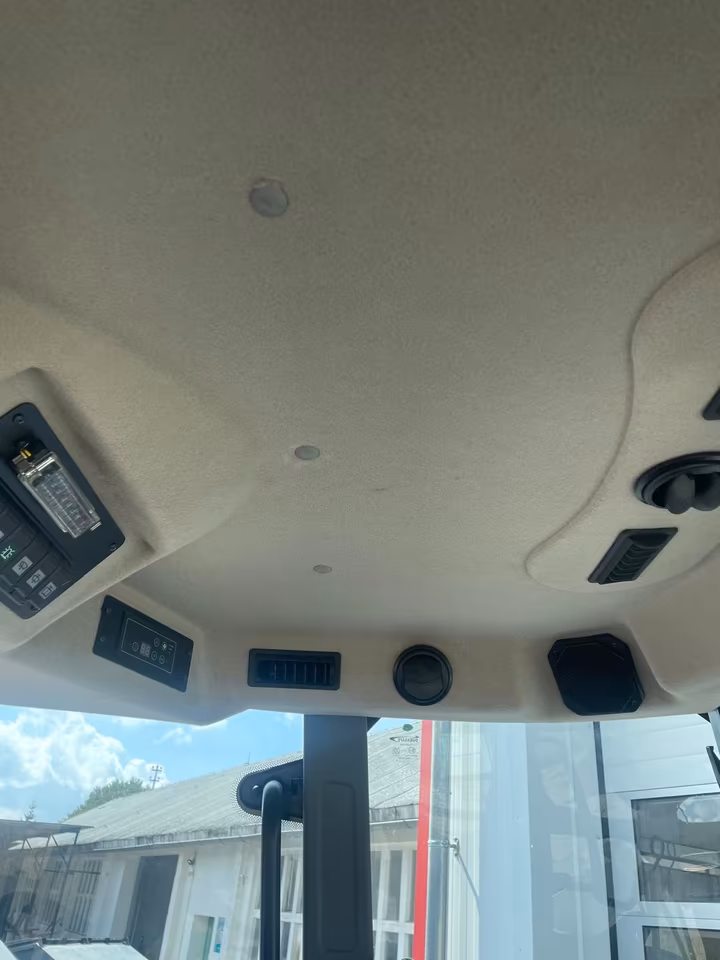 Tracteur Solis 90 Stage V avec cabine – 90 ch, transmission intégrale et boîte de vitesses 20+20