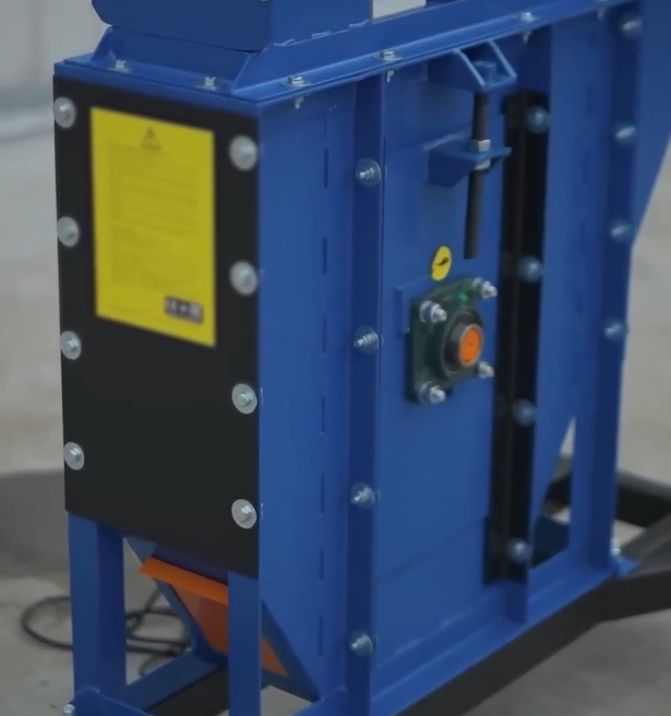 Bucket conveyor / bucket elevator 2600mm - 400V / 1.5kW