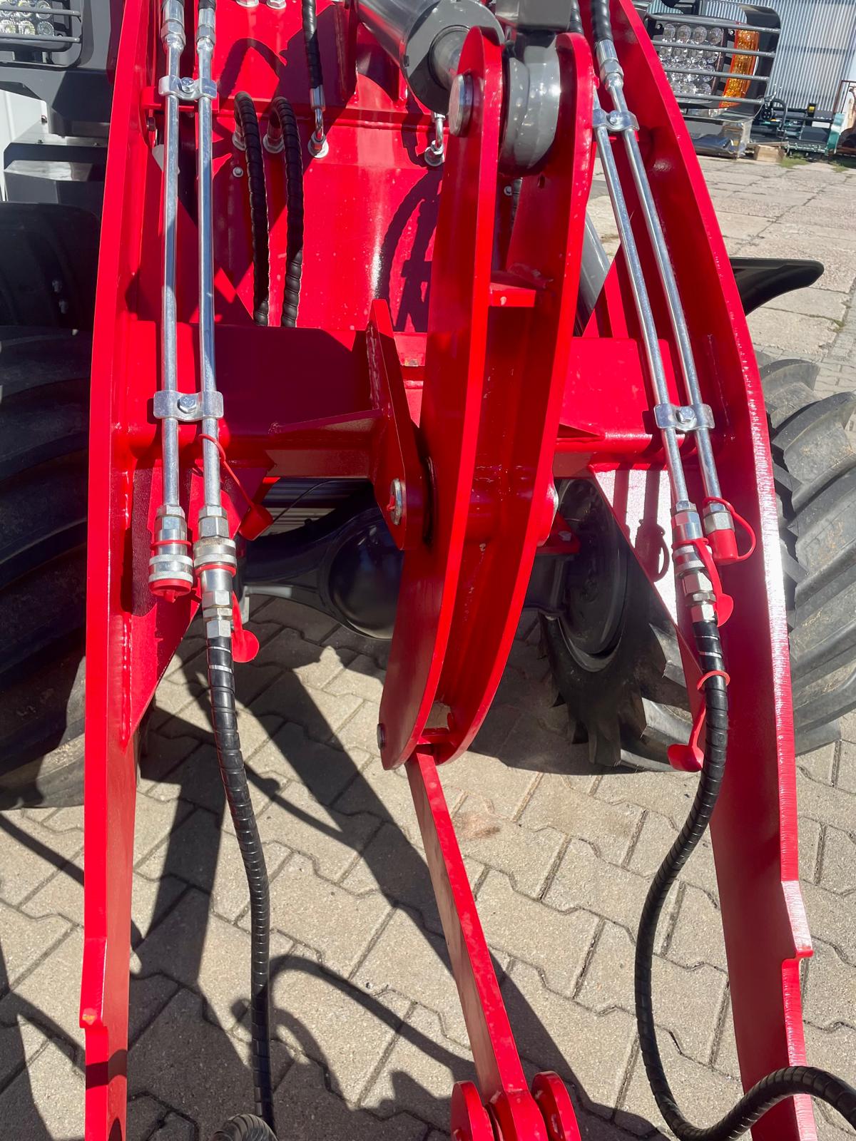 rot, landwirtschaftliches gerät, hydraulik, mechanische schlepperkomponenten, reifen