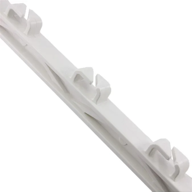 Piquet en plastique Mustang blanc 115 cm