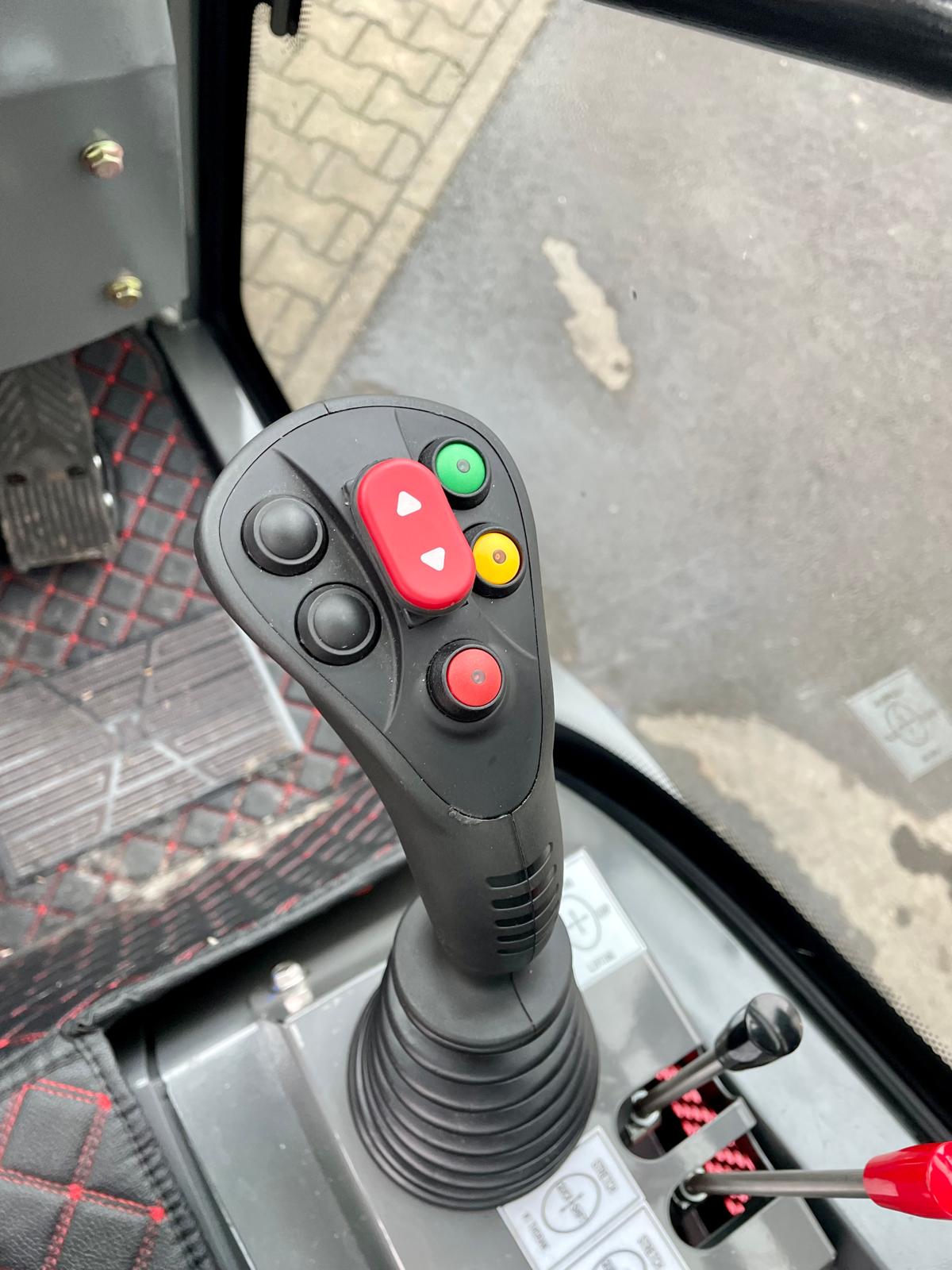 Telescopic wheel loader with cab & Kubota engine – 1200 kg rated load | Professional skid steer loader