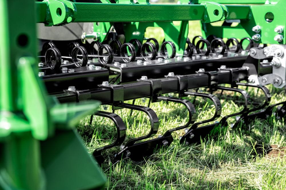 Düvelsdorf GREEN.RAKE vario 1,2 m – kompakter Profi Grünlandstriegel