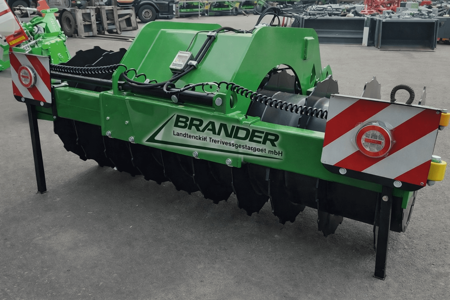 Silowalze zur Silageverdichtung – befüllbar, mit Abweiserrollen, Kat. 2/3