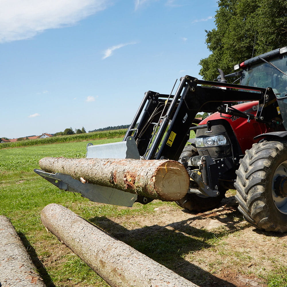 BL25482 Fliegl Frontpolterschild 1400mm - Euroaufnahme