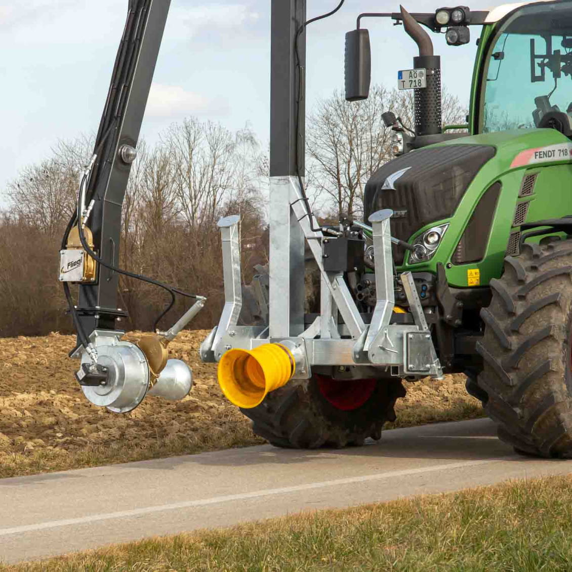 Fliegl Gülle Frontsaugarm mit Dreipunktaufnahme Kat. 2 – Überpumparm