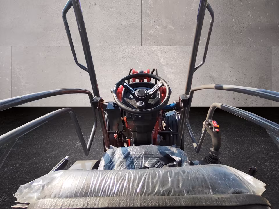 Electric wheel loader 606 Pro – all-wheel drive, 1000 kg model, actual lifting capacity 600–800 kg