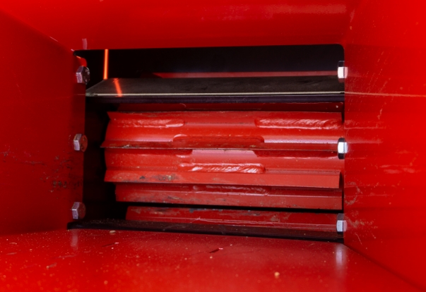 Remet RT690RH wood chipper with its own hydraulic system – Hydraulic disc chipper for wood up to 130 mm