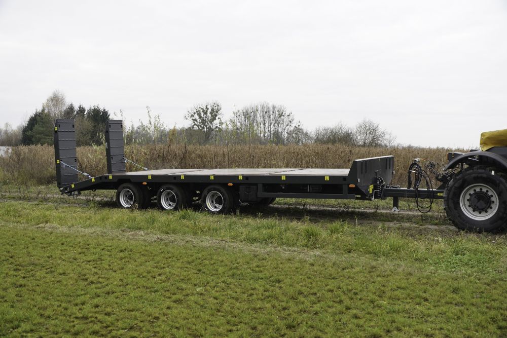 LKW-Anhänger, Flachbettanhänger, Trailer, Stahl, Feldweg