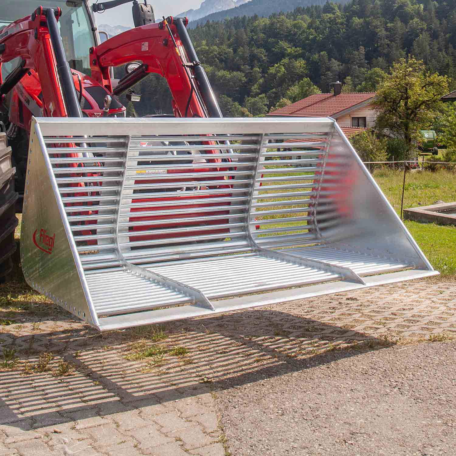 Fliegl Sieb- und Kaminholzschaufel | Euronormaufnahme | Verzinkt & robust für Holztransport