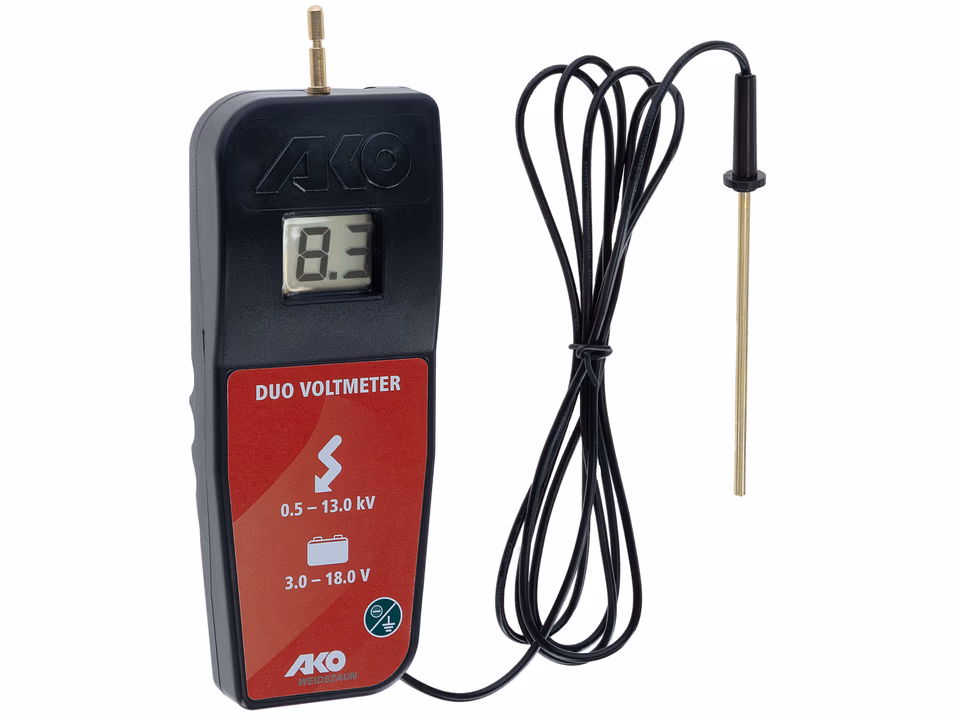 AKO Digital Voltmeter,Mod.2022 inkl. Messung Batteries. 9/12V