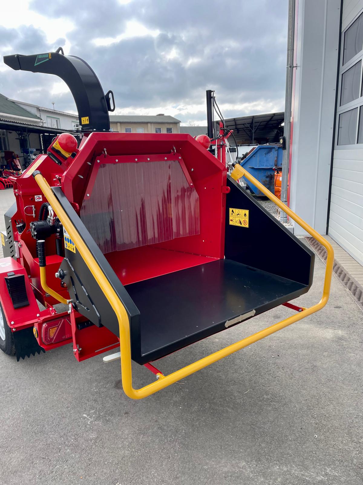 BRUGGER HX16 Pro wood chipper with petrol engine - road legal