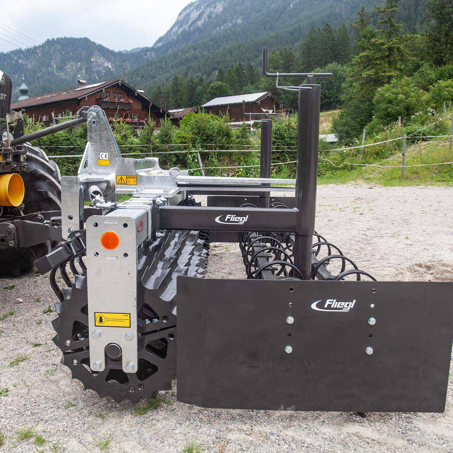 Fliegl Frontpackerwalze 3000 mm | Dreipunktaufnahme | inkl. Voregge | robust & effizient