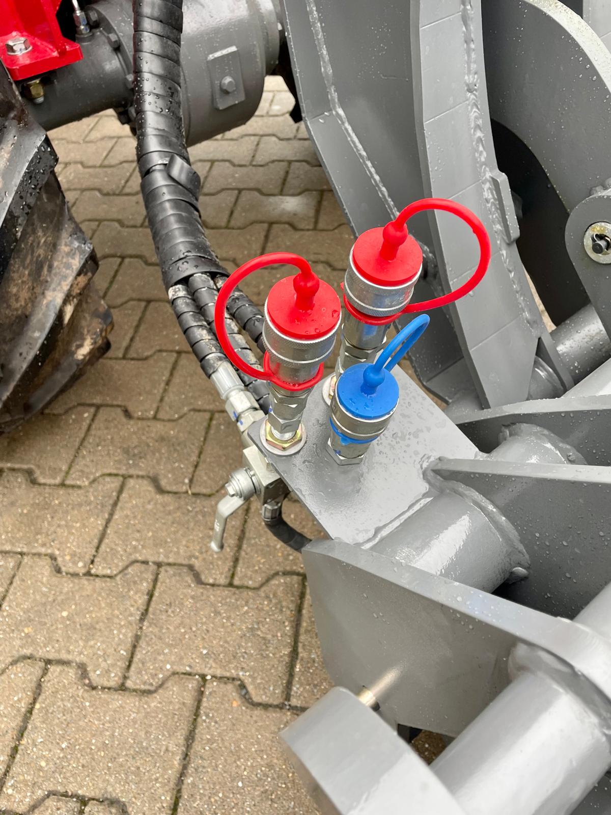 Telescopic wheel loader with cab & Kubota engine – 1200 kg rated load | Professional skid steer loader