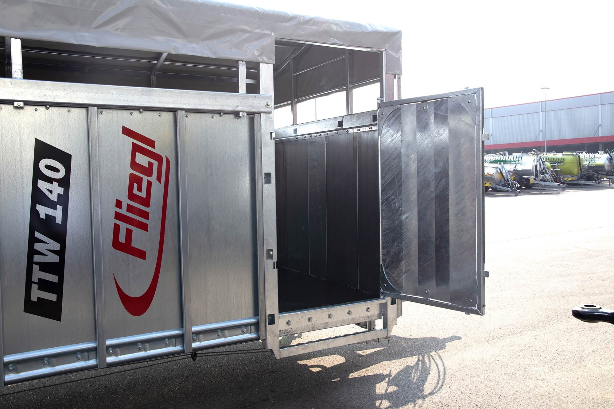 Fliegl livestock transport trailer tandem - TTW 140