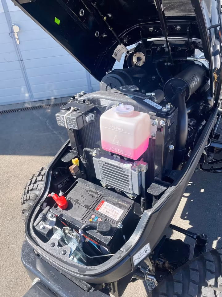 Solis 26 HST Panther – Tracteur compact de 26 ch avec transmission hydrostatique et transmission intégrale